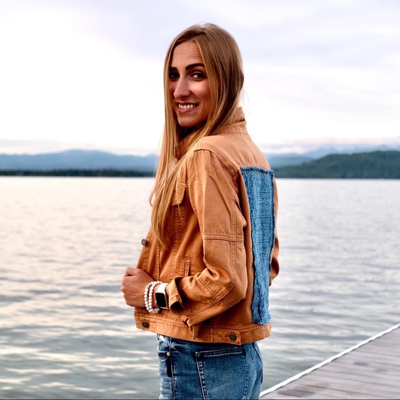 Meet your Posher, Erica - Picture 2 of 5